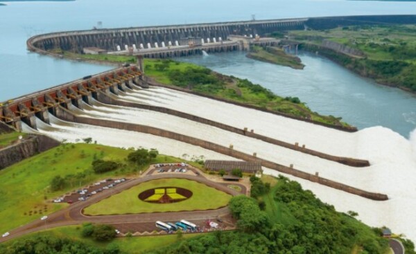 Se reúnen hoy en Itaipú para estudiar nueva tarifa de electricidad