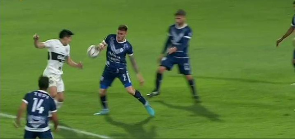 Crónica / "No sancionable": El penal para Olimpia ante Ameliano