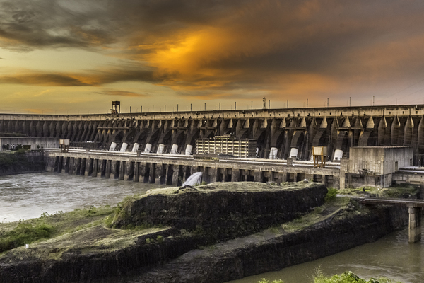 Diario HOY | Como estaba cantado, Paraguay habría transado tarifa de Itaipú a favor de Brasil