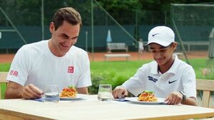 Roger Federer cumple a Zizou la promesa de meñique