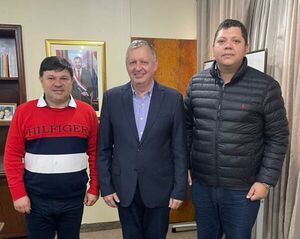 Juancho Acosta y ministro del MAG alistan proyecto para beneficiar con plantación de tártago a 500 pequeños productores Amambay
