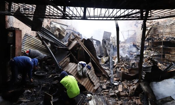 Desaparece feria Aragón y comerciantes lamentan pérdidas en el mercado 4 por incendio