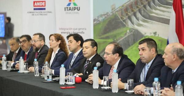 La Nación / Paraguay cedió la pulseada con Brasil en Itaipú: bajó la tarifa a U$S 20,75
