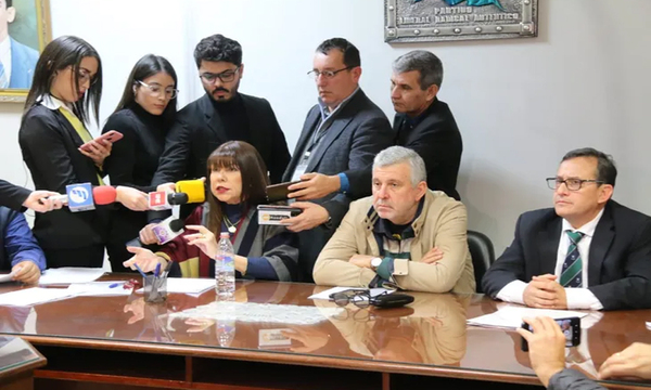 Los liberales que salvaron a Sandra Quiñónez presentan el nuevo libelo acusatorio - OviedoPress