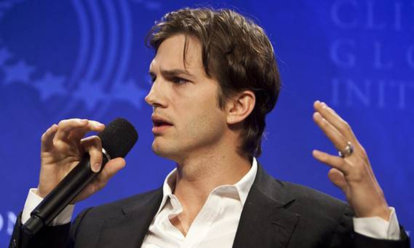 El famoso actor Ashton Kutcher, se quedó sin poder ¡ver, escuchar y caminar! - OviedoPress