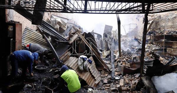 La Nación / Incendio Mercado 4: lamentan que la respuesta de la Ande en el momento necesario no fue la esperada