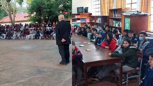 Estudiantes de Concepción Leyes de Chaves y Nacional San Lorenzo escucharon la historia de la "Ciudad Universitaria" » San Lorenzo PY