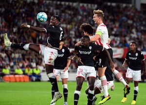 PSV, Benfica, Rangers y Dinamo Kiev pasan al repechaje de Champions - Fútbol - ABC Color