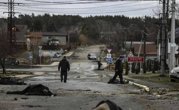 Crónica / Ucrania denuncia a Rusia por tortura y crímenes de guerra