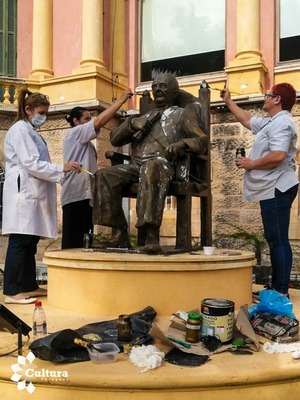 Equipo de la SNC restaura cinco esculturas en Palacio de Gobierno