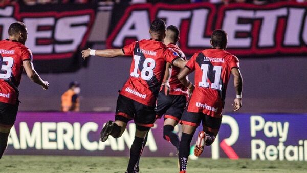 Goianiense golea a Nacional y avanza a semifinales de la Sudamericana