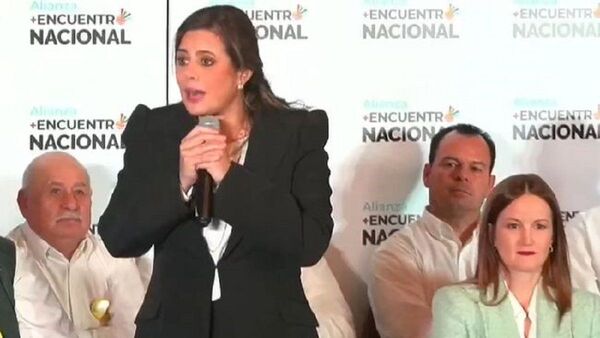 Kattya González declina su candidatura a la presidencia
