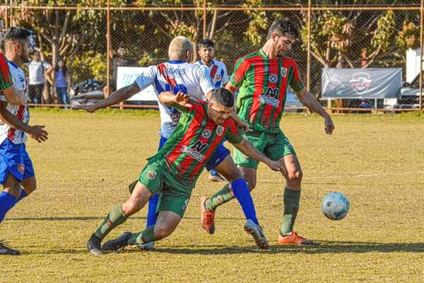 El que gana hoy alzará la copa de la Liga Deportiva Paranaense - La Clave