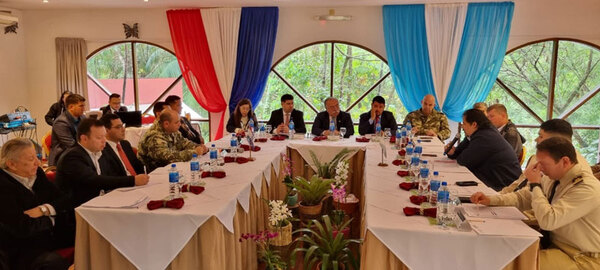 Gestionan operatividad de cruces fronterizos entre municipios paraguayos y argentinos - .::Agencia IP::.