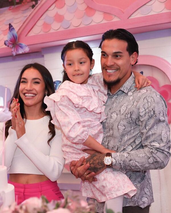 Gustavo Gómez celebró en Brasil los seis años de Pía - Gente - ABC Color