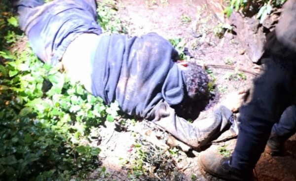 Arrojan a hombre a arroyo tras darle dos balazos
