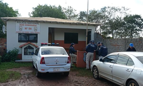 Hurtan motocicleta de la policía en plena subcomisaría de Franco