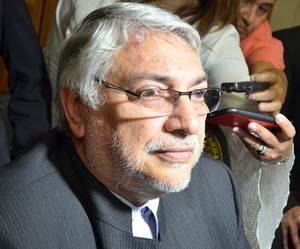 “Lugo tuvo un ACV, en coma inducido y con respirador”, según informó Jorge Querey