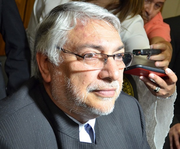“Lugo tuvo un ACV, en coma inducido y con respirador”, según informó Jorge Querey