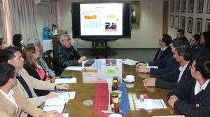 Incluirán miel de abeja como complemento nutricional en la merienda escolar