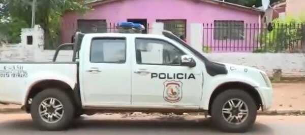 Trepó la muralla, golpeó a una mujer, la apuñaló y luego intentó colgarse