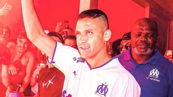 Marsella hace oficial el fichaje del chileno Alexis Sánchez