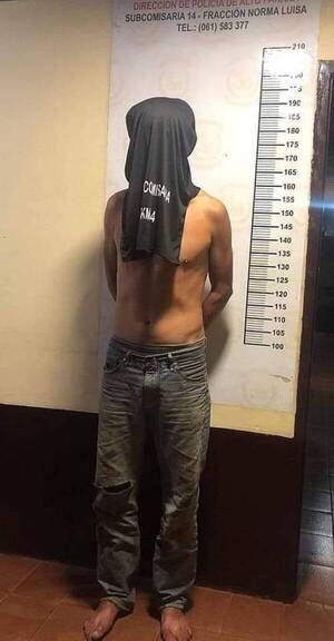 Crónica / Argelado y apintonado echó a su ex pareja de su propia casa y se tumbó a dormir