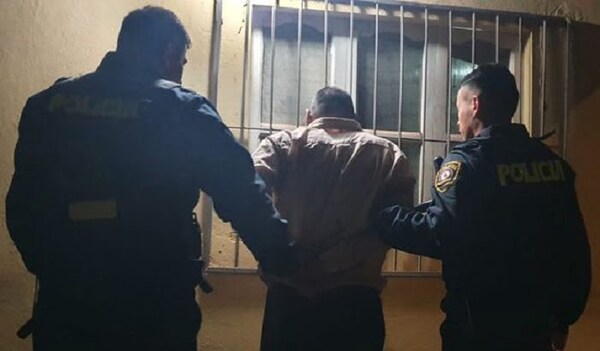 Niño contó que era abusado y los vecinos golpean al presunto violador en Coronel Oviedo - Noticiero Paraguay