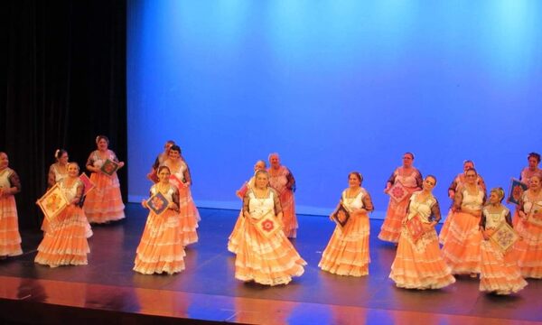 Bailarinas de la UNE se destacan en Concurso Nacional de Danza