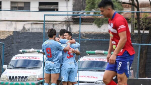 Resistencia doblega a Colegiales y avanza a octavos