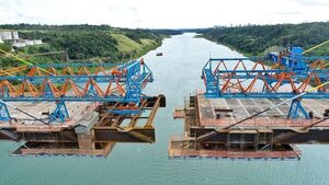A una estructura de completar tramo central del Puente de la Integración | Noticias Paraguay