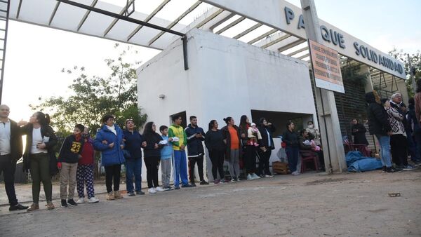 Vecinos se oponen a reubicación de damnificados por incendio