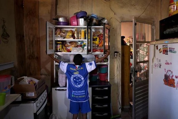 Brasil: niño llamó a la Policía porque tenía hambre y recibió una ola de donaciones