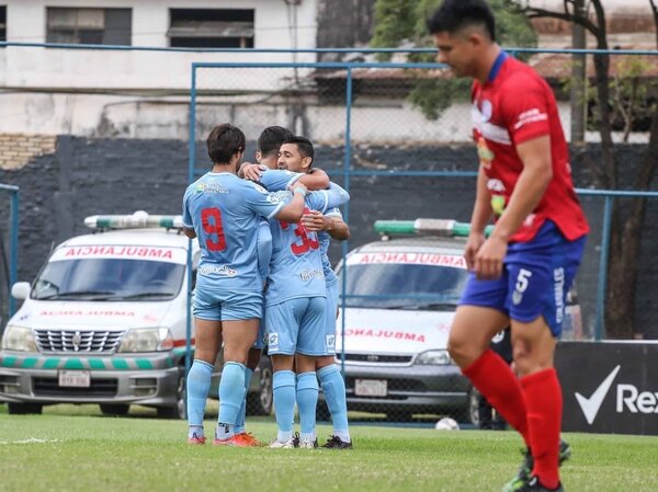 Resistencia derrota a Colegiales y es otro equipo de Primera que ya está en octavos