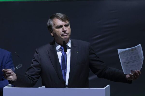 Fiscalía pide multar a Bolsonaro por atacar las elecciones ante embajadores - Mundo - ABC Color