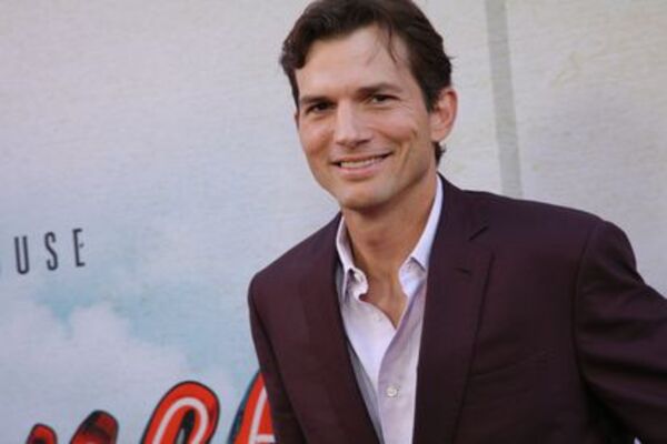 Diario HOY | Ashton Kutcher, a punto de perder la vista y el oído, por una "vasculitis"