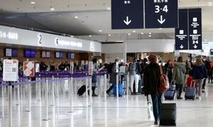 Policía francesa mató de un disparo a un hombre que portaba un cuchillo en el aeropuerto de París