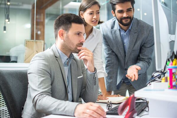 Aumento de salarios, costo de materias primas y precio de energía, entre principales efectos de la inflación en las empresas - MarketData