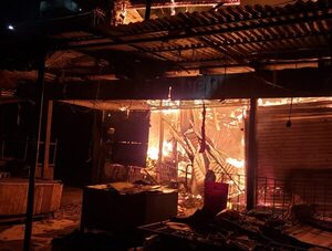 Demolerán estructura afectada por incendio en el Mercado 4 · Radio Monumental 1080 AM