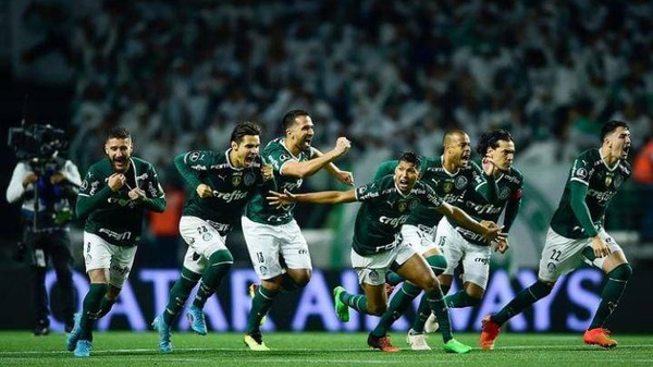 Crónica / [VIDEO] ¡Un partidazo! La gente vibró con Palmeiras y Mineiro en Copa