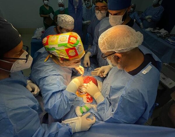 Exitosa novena cirugía intrauterina para corrección de mielomeningocele fetal