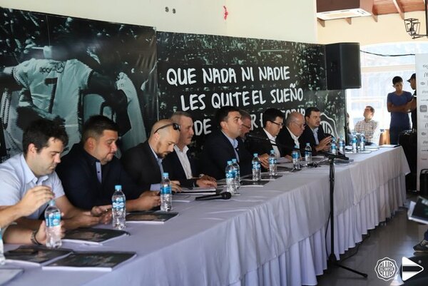 Socios vitalicios de Olimpia, 'enfrentados' por los números de la gestión Trovato