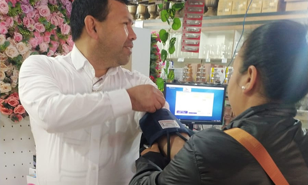 Jornada de prevención y detección de diabetes de Academo en el Mercado 1 - OviedoPress