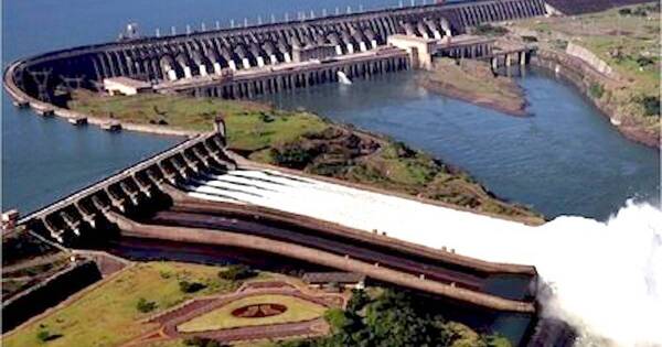 La Nación / Entrega de Itaipú: “Seguiremos reclamando estas acciones antipatrióticas”, dicen militares retirados