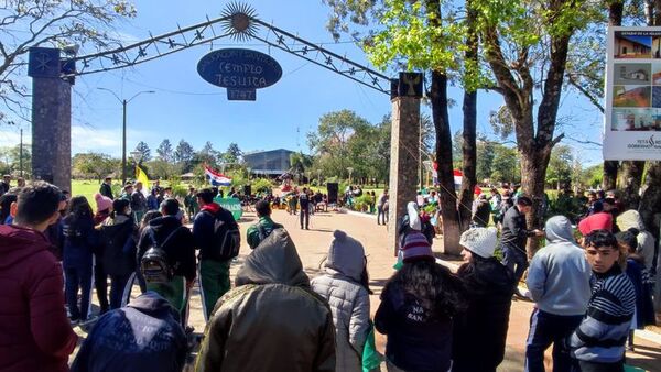 Pobladores de San Joaquín se manifestaron para exigir restauración de la iglesia jesuita - Nacionales - ABC Color