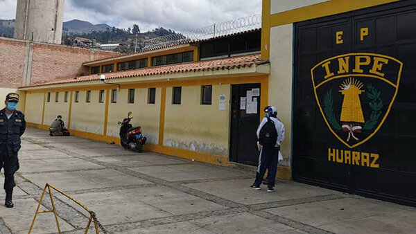 Reos de Chanchamayo: uno huyó nadando, otro saltó y se fracturó y el último no se animó a brincar