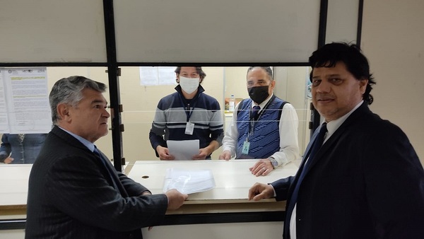 Presentan pedido de auxilio judicial para convocar al expresidente Cartes ante la CBI