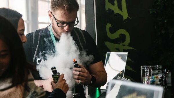 Vence plazo para registro de importadores y vendedores de vapeadores