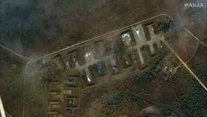 Imágenes por satélite de base rusa en Crimea muestran los destrozos de las explosiones | 1000 Noticias