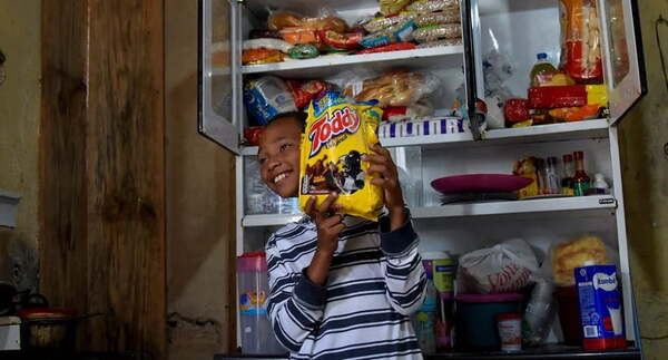 Un niño llamó a la Policía porque tenía hambre y recibió una ola de donaciones - Noticiero Paraguay